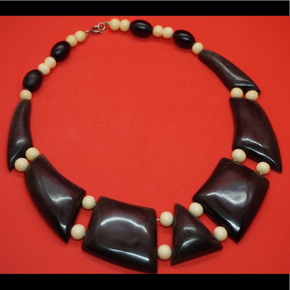 Vintage Tribal-style Collar Necklace in Horn